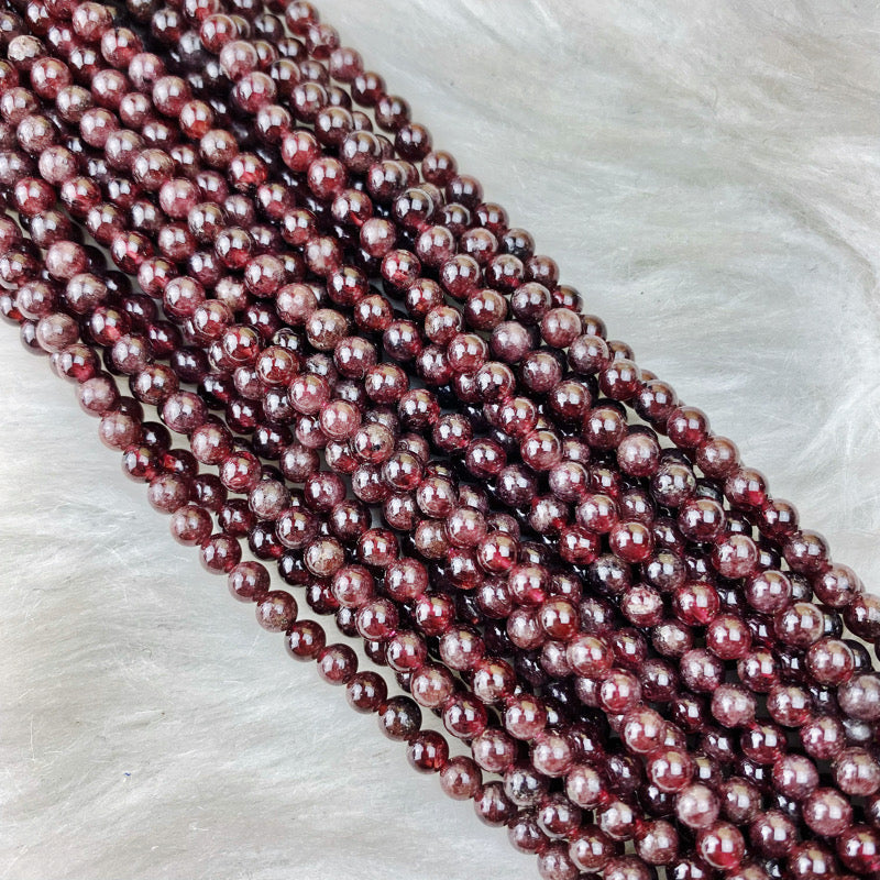 Garnet 4 mm - The Bead N Crystal & Enclave Gems