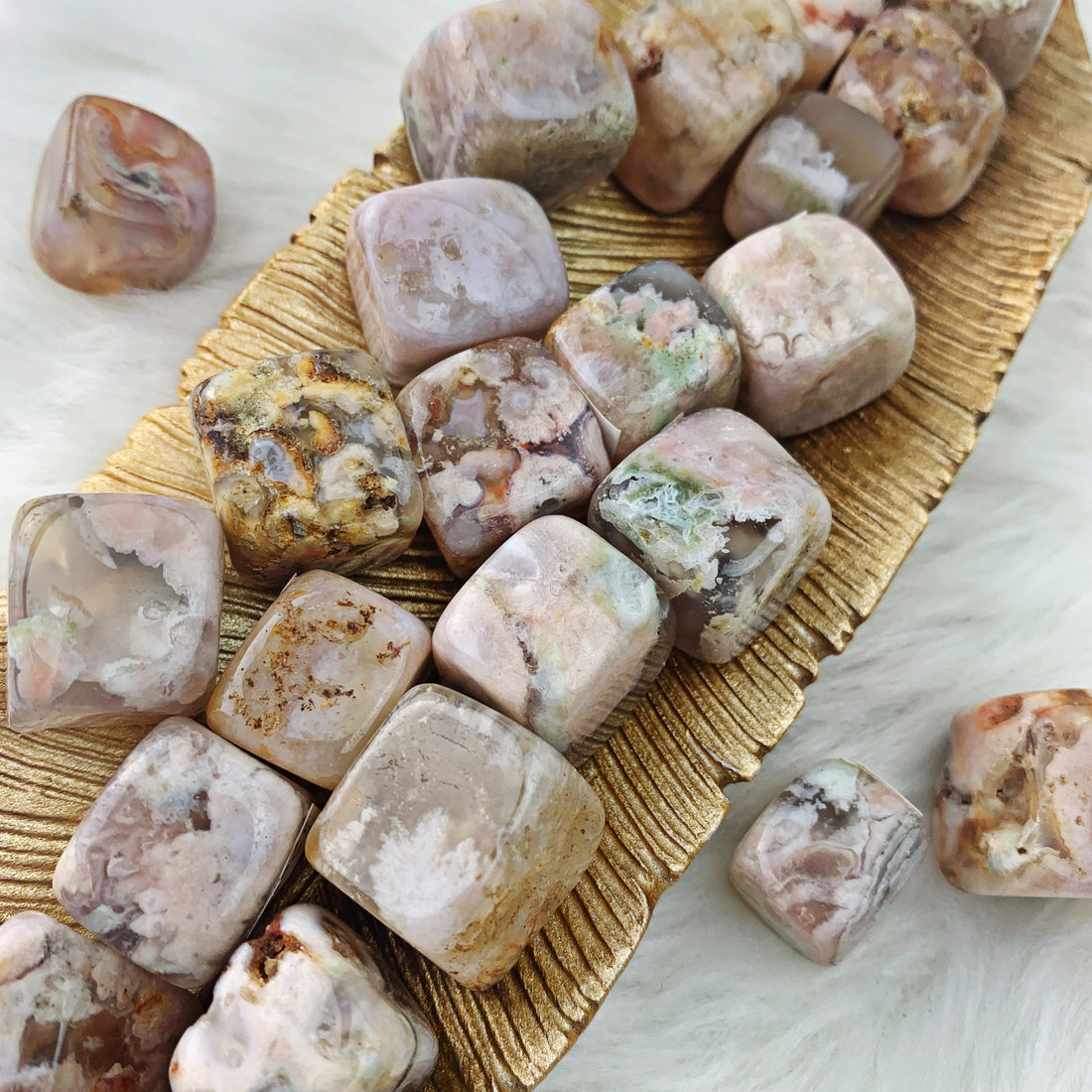 Flower Agate Cube (826) - The Bead Shoppe